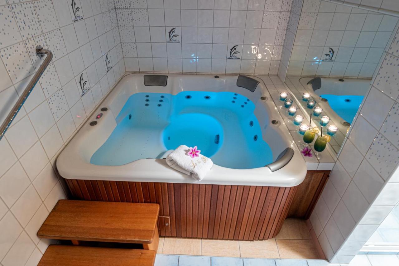 L&B Spa คาร์ปัตซ์ ภายนอก รูปภาพ