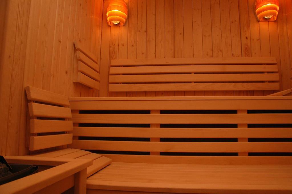 L&B Spa คาร์ปัตซ์ ภายนอก รูปภาพ